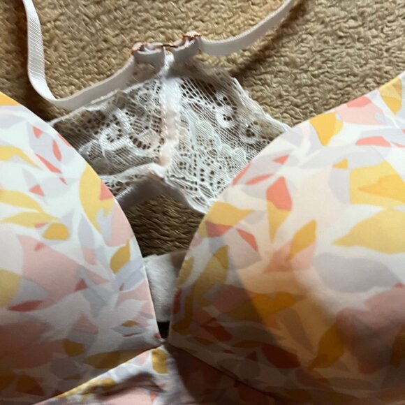 Danskin Intimates 38C Cream Yellow Peach Lace Back Lightly Padded Wireless (R) - Picture 4 of 6